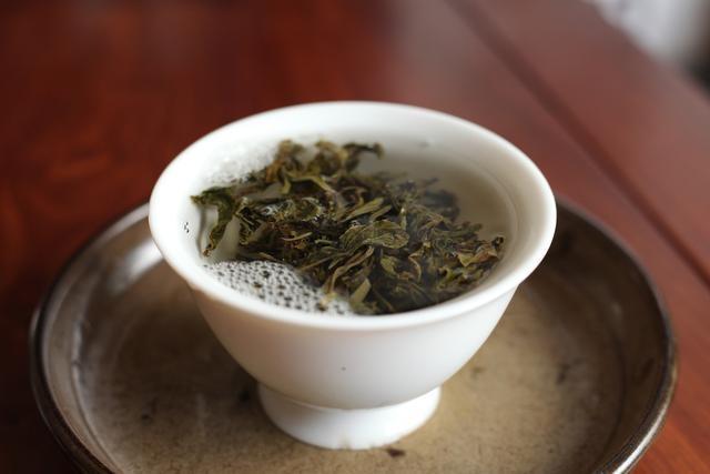 泡普洱茶時(shí)，為何不宜翻動(dòng)葉底？專家揭示背后玄機(jī)